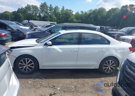2017 Volkswagen Jetta 1.4T Se z USA, uszkodzony, nr VIN 3VWDB7AJ6HM413266